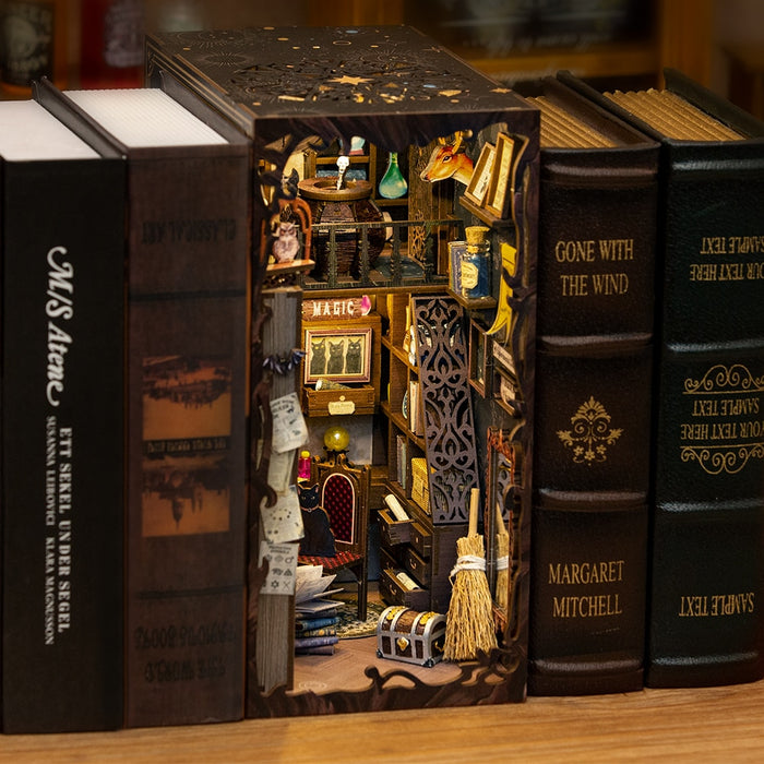 CUTEBEE DIY Miniature House Book Nook Inserts